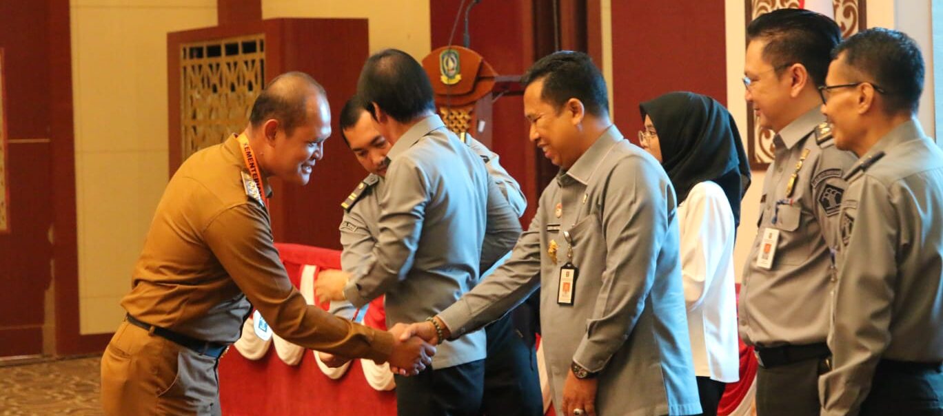 Penerimaan penghargaan AUBHAWA SASANA Desa/Kelurahan sadar hukum oleh Kementrian Hukum dan Ham RI